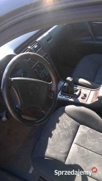 Używany Mercedes 220 210 KM (154 kW) 1998