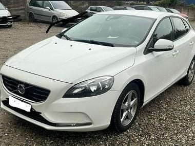 Używany Volvo V40 Momentum 150 KM (110 kW) 2014 Czarny Hatchback