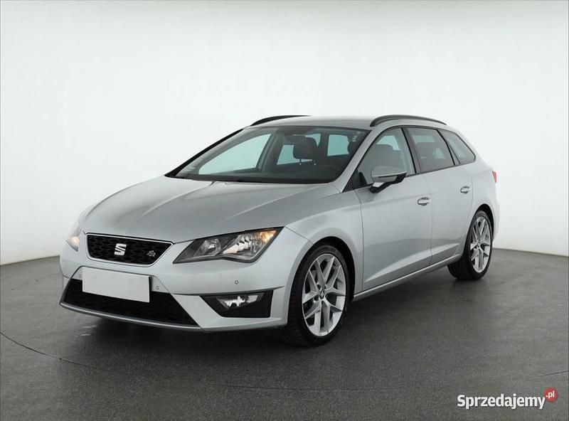 Używany Seat Leon 2016 Srebrny Kombi