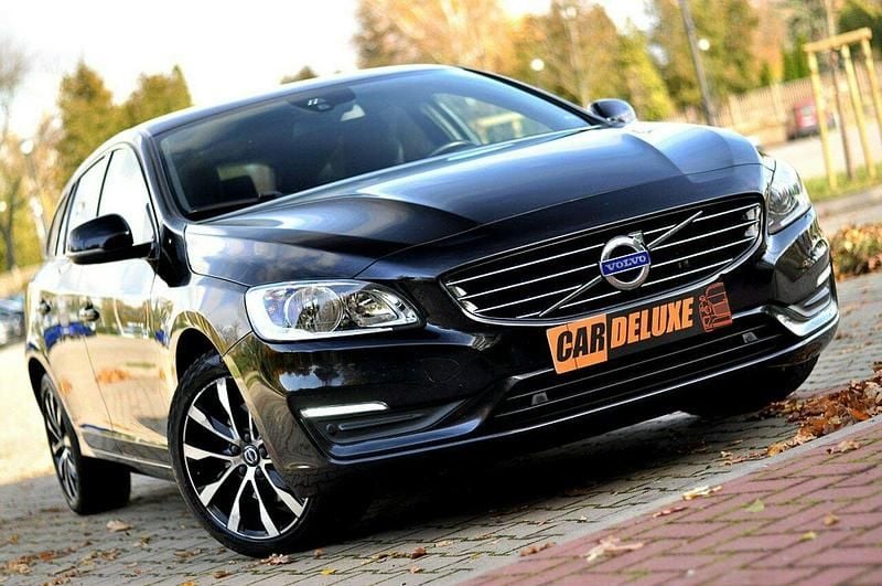 Czarny Używany 2017 Volvo V60 Kombi | 44 900 zł (Super Cena) - Obraz 1/4