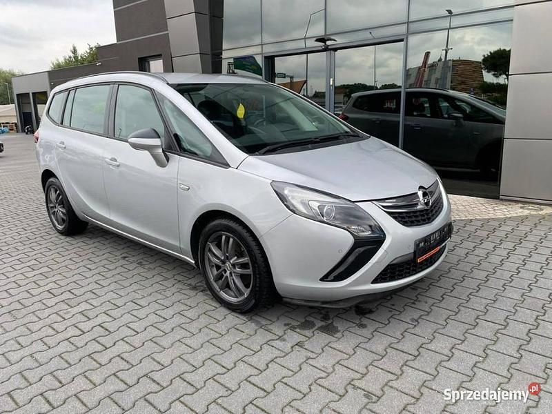 Srebrny (metalik) Używany 2016 Opel Zafira Minivan | 32 900 zł (Uczciwa cena) - Obraz 1/4