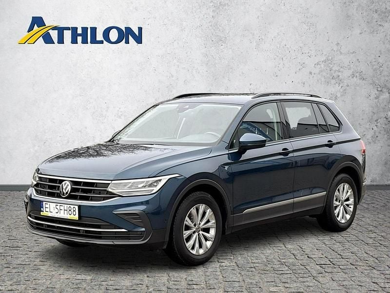 Zielony ciemny (metalik) Używany 2022 VW Tiguan SUV | 109 600 zł (Uczciwa cena) - Obraz 1/4