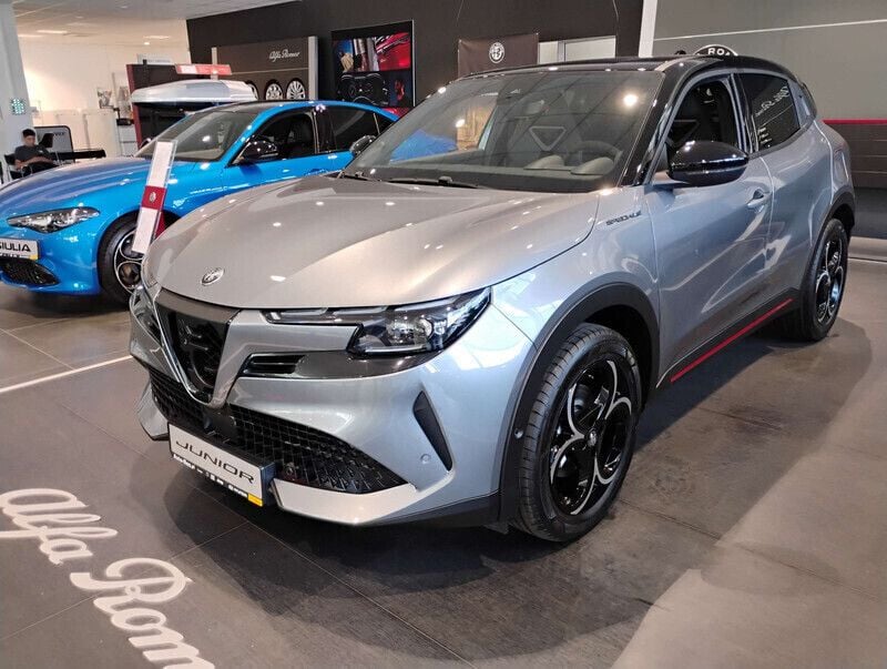 Lakier metalizowany niebieski navigli / czarny dach Nowe 2025 Alfa Romeo Junior Edizione Speciale SUV | 145 436 zł - Obraz 1/4