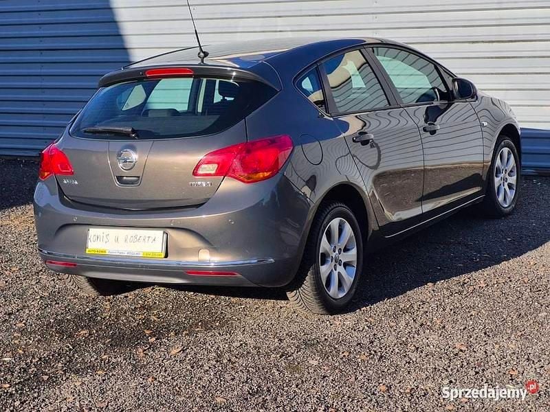 Używany Opel Astra 2015 Szary Hatchback