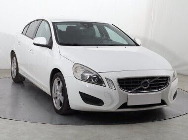 Biały Używany 2010 Volvo S60 Sedan/Limuzyna | 23 999 zł (Uczciwa cena) - Obraz 1/4