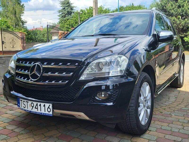Czarny Używany 2008 Mercedes ML320 SUV | 51 000 zł - Obraz 1/4