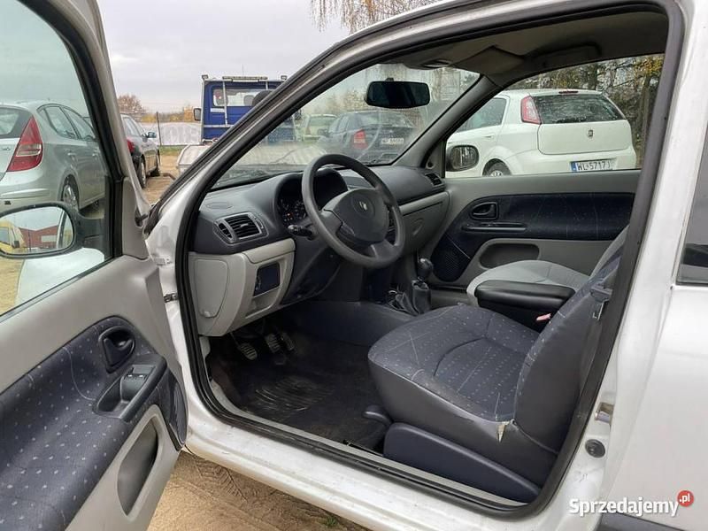 Biały Używany 2003 Renault Clio II Sedan/Limuzyna | 1700 zł (Dobra cena) - Obraz 1/4