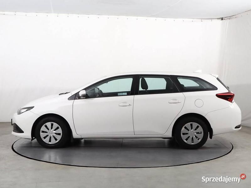 Używany Toyota Auris 132 KM (97 kW) 2018 Biały Kombi