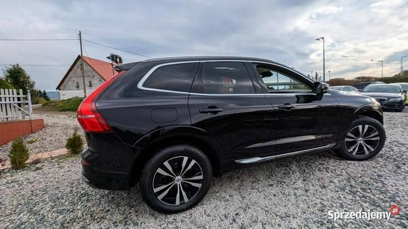 Czarny Używany 2021 Volvo XC60 SUV | 119 900 zł - Obraz 1/4