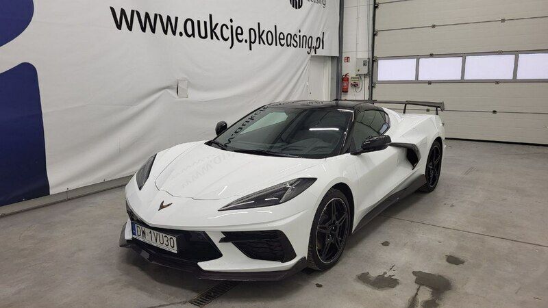 Biały Używany 2022 Chevrolet Corvette Coupe | 440 000 zł - Obraz 1/4