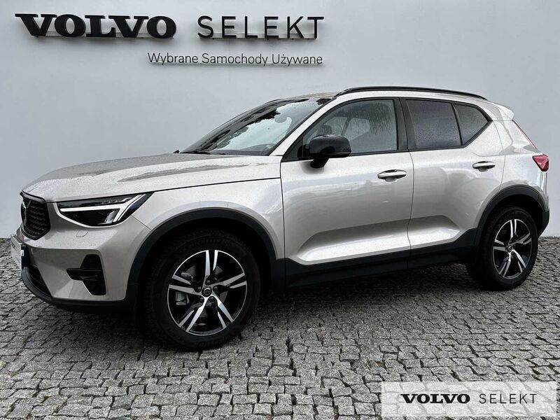 Szary Używany 2024 Volvo XC40 SUV | 179 900 zł (Uczciwa cena) - Obraz 1/3