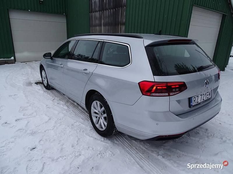 Używany VW Passat 150 KM (110 kW) 2019 Srebrny Kombi