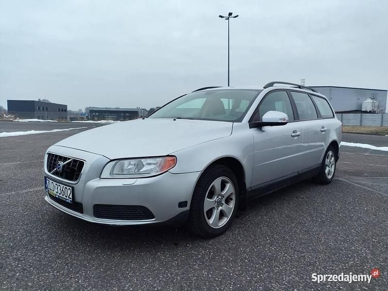 Używany Volvo V70 2009 Srebrny Kombi