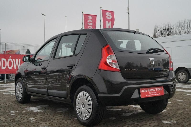 Używany Dacia Sandero 75 KM (55 kW) 2012 Czarny (metalik) Hatchback