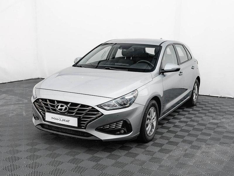 Używany Hyundai i30 120 KM (88 kW) 2022 Srebrny (metalik) Hatchback