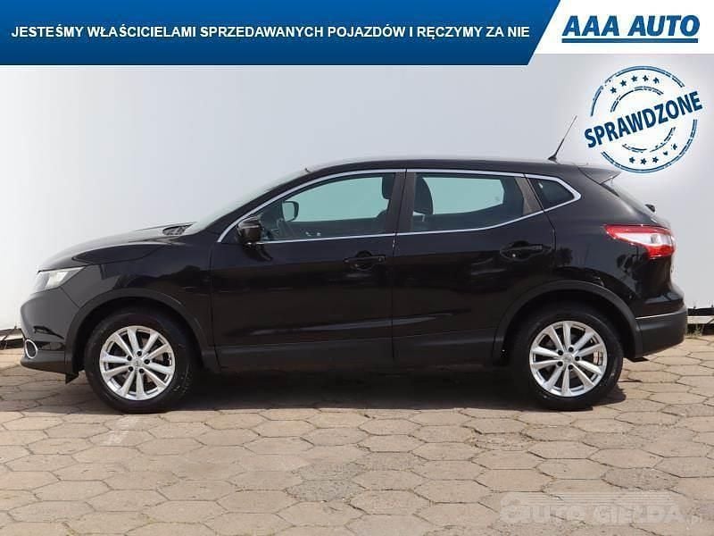 Używany Nissan Qashqai 2016 Czarny SUV