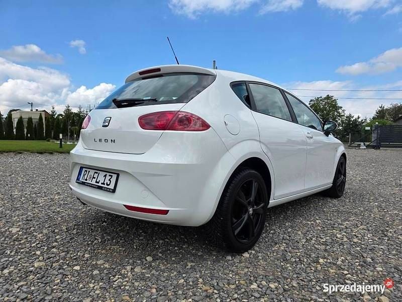 Używany Seat Leon Sport 2010 Biały Hatchback
