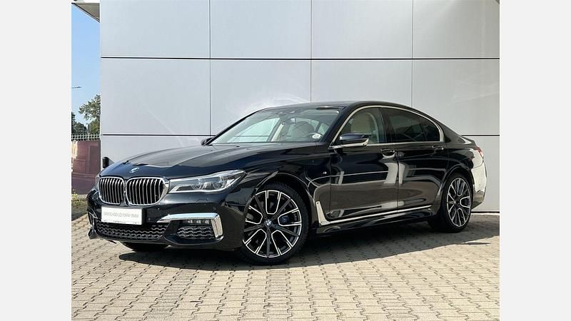 Black sapphire metallic metalizowany Używany 2018 BMW 750 Comfort Edition Sedan/Limuzyna | 174 999 zł - Obraz 1/3