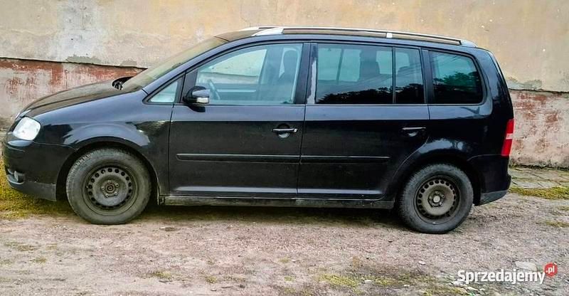 Czarny Używany 2005 VW Touran Minivan | 7000 zł (Dobra cena) - Obraz 1/4