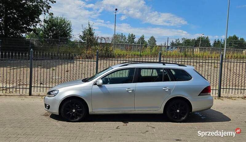 Srebrny Używany 2010 VW Golf VI Kombi | 15 999 zł (Uczciwa cena) - Obraz 1/4