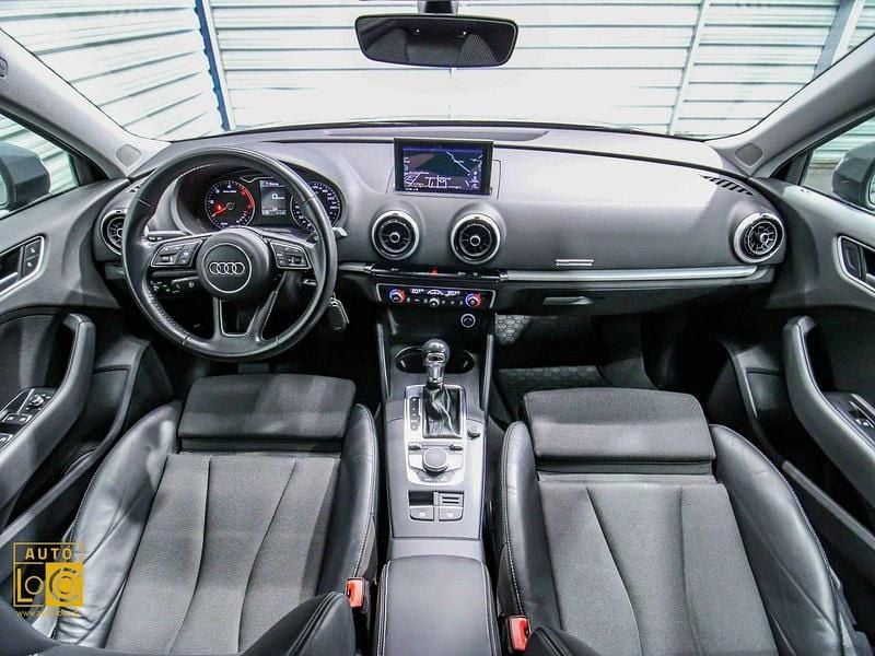 Używany Audi A3 Sportback 116 KM (85 kW) 2019 Szary Hatchback