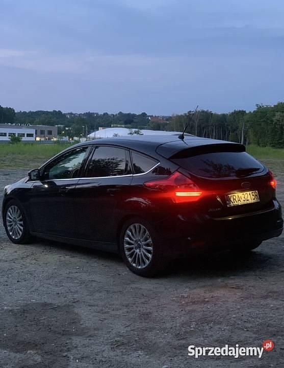 Używany Ford Focus Titanium 2011 Czarny Hatchback