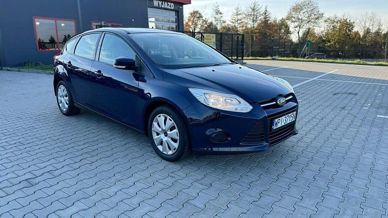 Używany Ford Focus 105 KM (77 kW) 2012 Niebieski ciemny (metalik) Hatchback