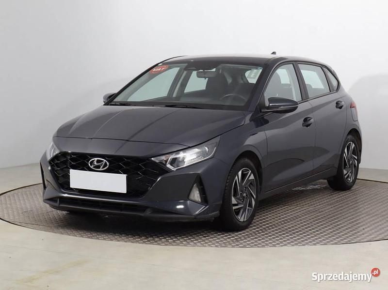 Używany Hyundai i20 100 KM (73 kW) 2022 Szary Hatchback
