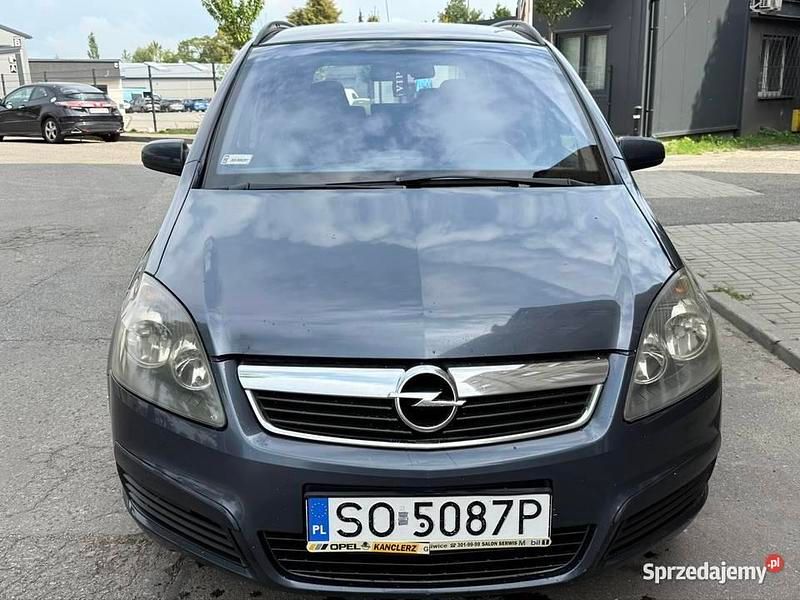 Grafitowy Używany 2007 Opel Zafira Minivan | 7800 zł (Dobra cena) - Obraz 1/4