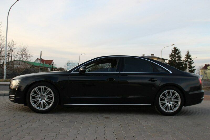 Używany Audi A8 Comfort 372 KM (273 kW) 2010 Czarny (metalik) Sedan/Limuzyna
