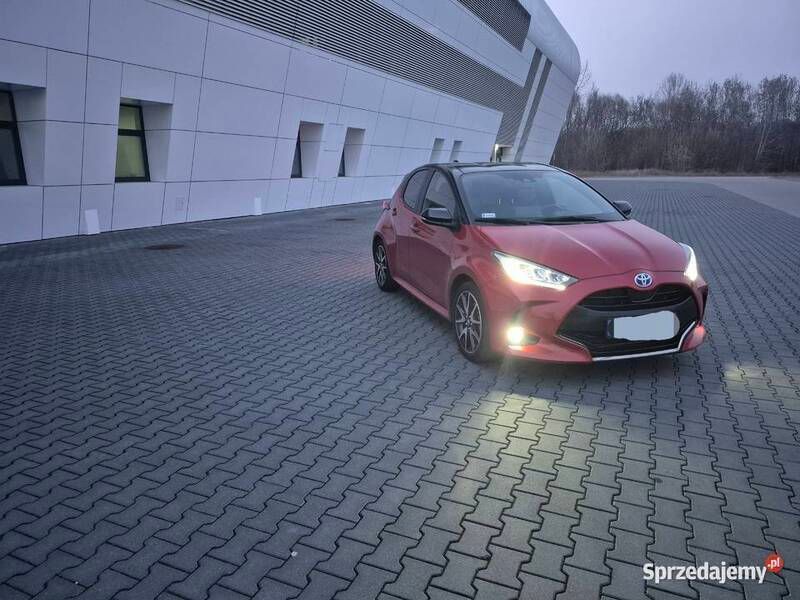 Używany 2022 Toyota Yaris Hybrid | 35 000 zł - Obraz 1/4