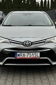 Używany Toyota Avensis 147 KM (108 kW) 2016 Srebrny Kombi