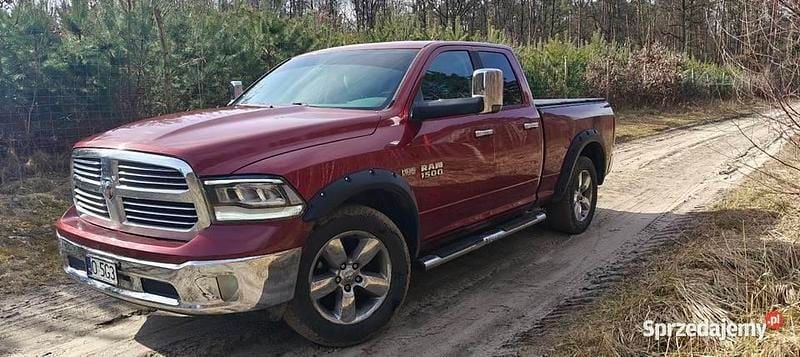 Używany Dodge Ram 2014 Bordowy Pickup