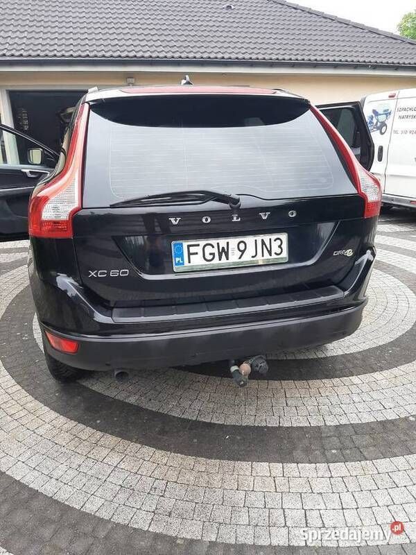 Czarny Używany 2011 Volvo XC60 SUV | 43 900 zł (Uczciwa cena) - Obraz 1/4