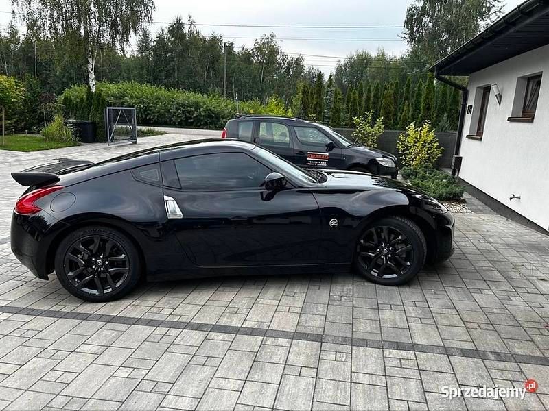 Czarny Używany 2017 Nissan 370Z Coupe | 85 000 zł - Obraz 1/4