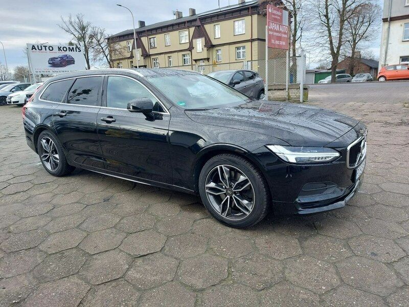 Używany Volvo V90 190 KM (139 kW) 2018 Czarny Kombi