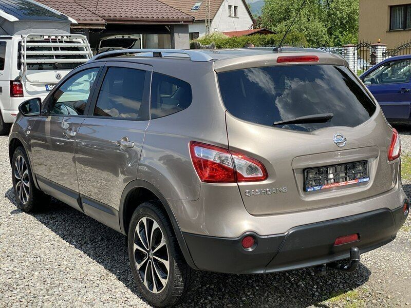 Używany Nissan Qashqai +2 141 KM (103 kW) 2012 Złoty SUV
