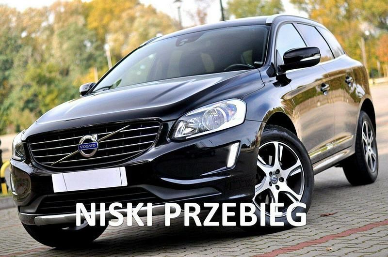 Czarny (metalik) Używany 2015 Volvo XC60 SUV | 57 900 zł (Dobra cena) - Obraz 1/4