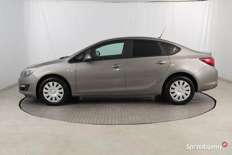 Używany Opel Astra 2016 Szary Sedan/Limuzyna