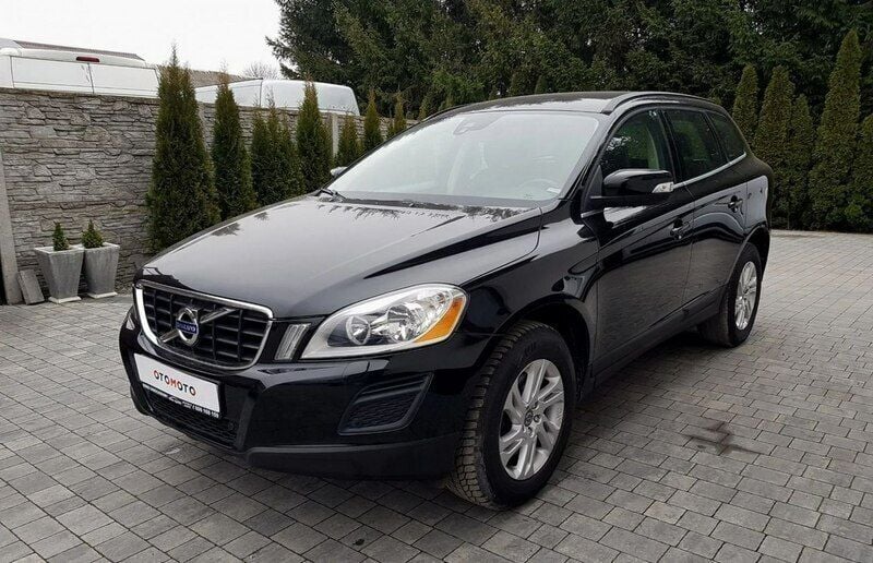 Czarny (metalik) Używany 2013 Volvo XC60 SUV | 57 900 zł (Uczciwa cena) - Obraz 1/4