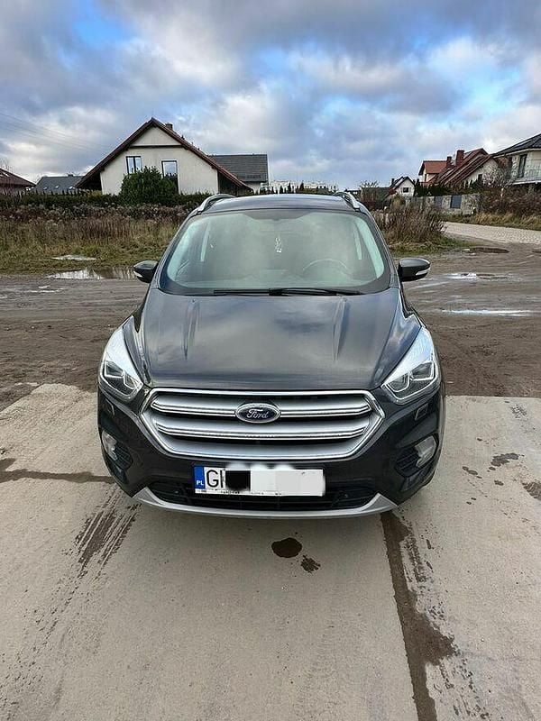 Szary Używany 2017 Ford Kuga SUV | 47 000 zł (Super Cena) - Obraz 1/4