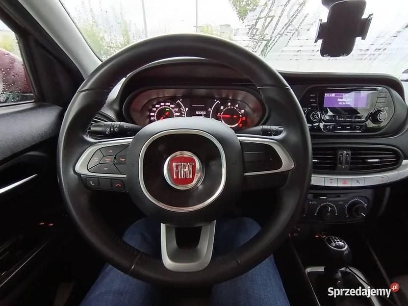 Czerwony Używany 2016 Fiat Tipo Pop Sedan/Limuzyna | 34 100 zł (Uczciwa cena) - Obraz 1/4