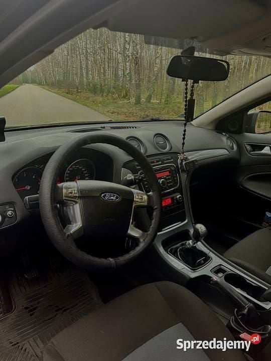 Używany Ford Mondeo 2011 Czarny Sedan/Limuzyna