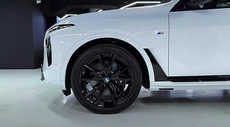 Nowe BMW X7 Comfort Edition 352 KM (258 kW) 2025 Biały SUV