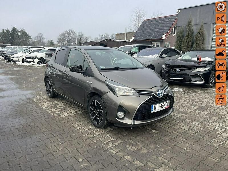 Używany Toyota Yaris 2016 Zielony Hatchback