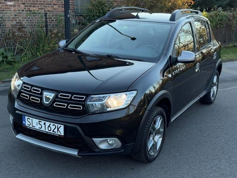 Używany Dacia Sandero Stepway 90 KM (66 kW) 2019 Czarny SUV