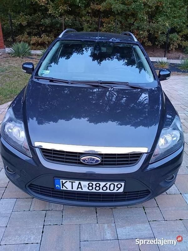 Szary Używany 2010 Ford Focus Kombi | 11 000 zł (Uczciwa cena) - Obraz 1/4