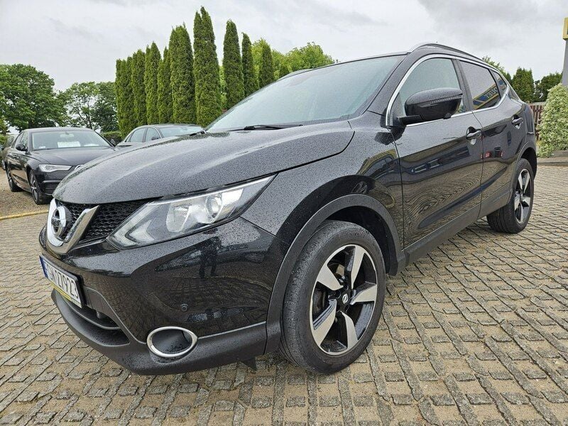 Czarny Używany 2016 Nissan Qashqai SUV | 41 000 zł (Uczciwa cena) - Obraz 1/4