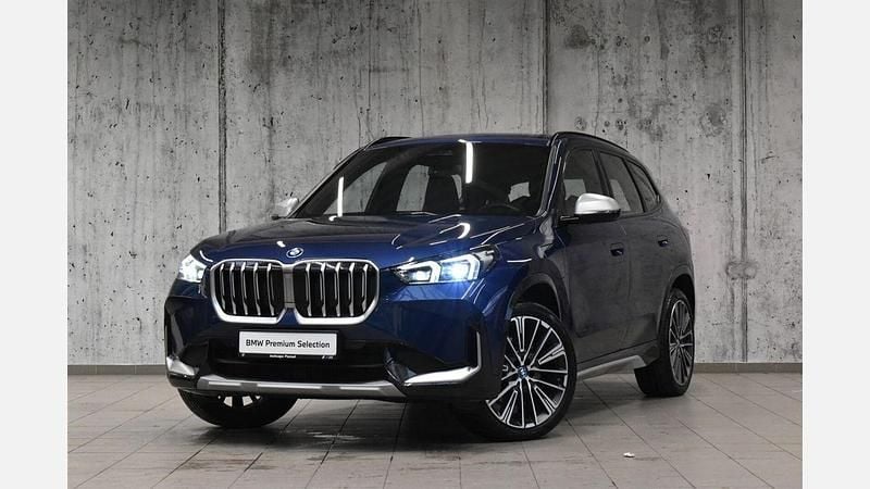 Używany BMW X1 Comfort Edition 150 KM (110 kW) 2023 Niebieski phytonic metalizowany SUV