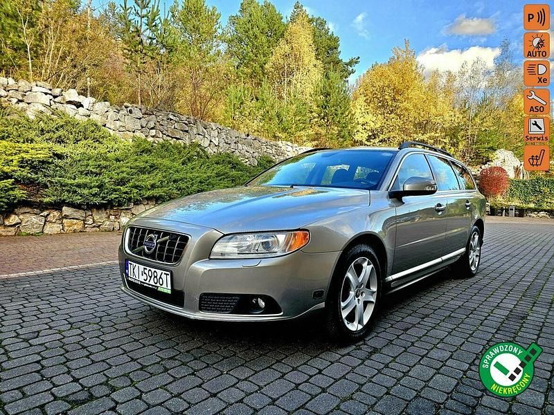 Złoty (metalik) Używany 2010 Volvo V70 Kombi | 21 900 zł - Obraz 1/4